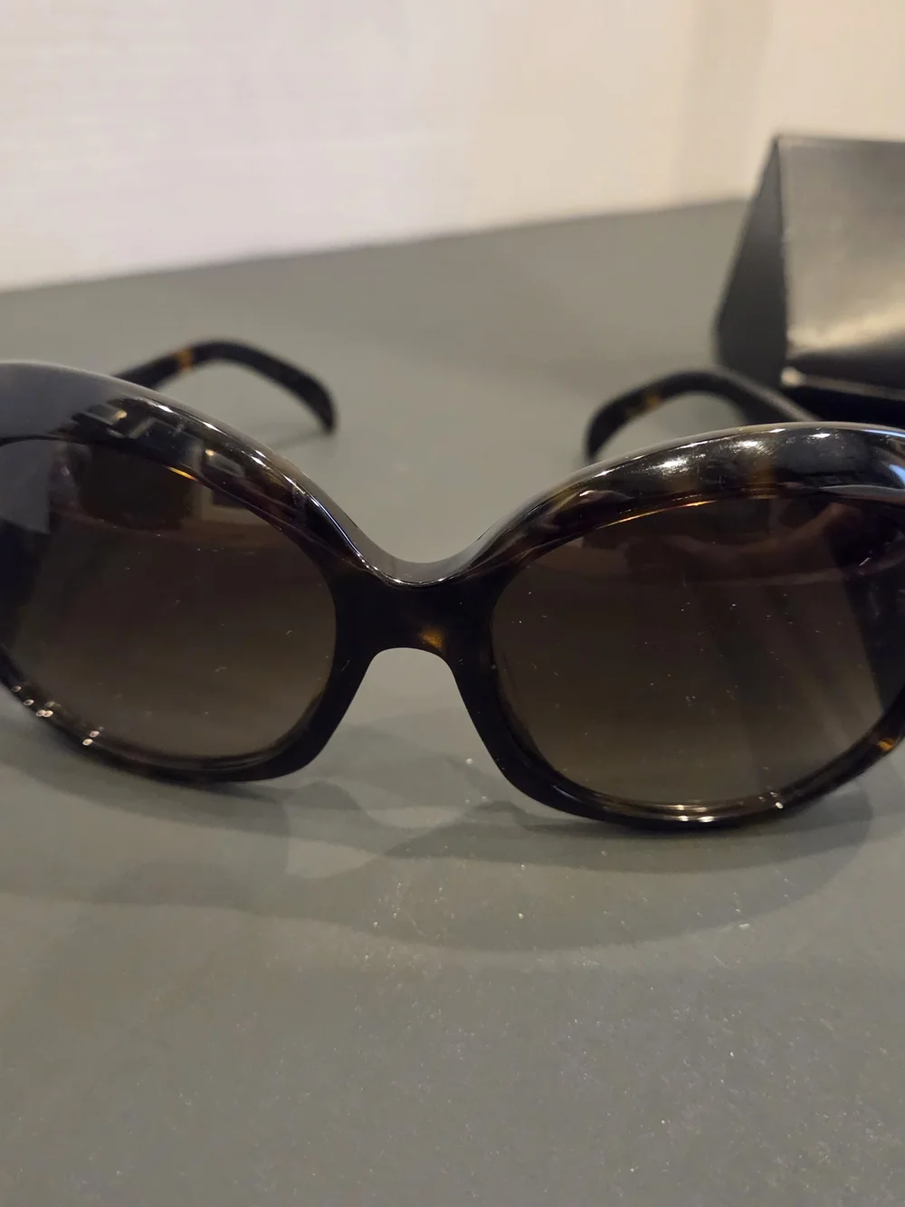 Fendi Oversized Tortoiseshell Sunglasses - Brown Gradient
